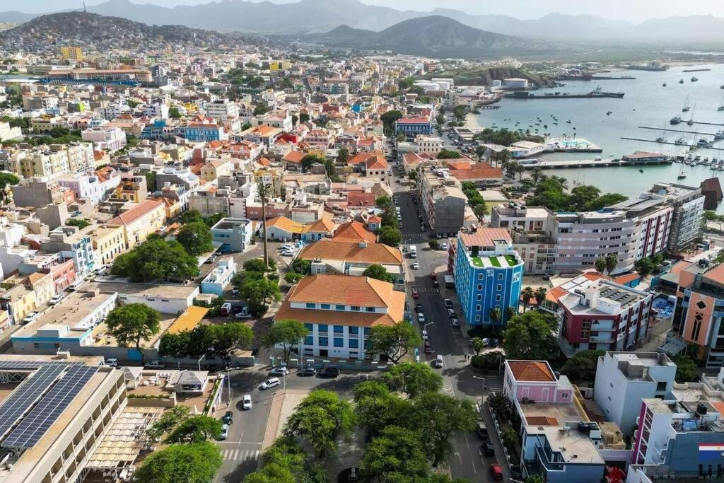 Lovely Apartment In Mindelo City Center エクステリア 写真
